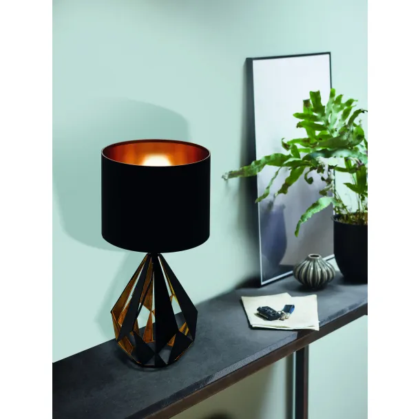 Lampada da tavolo in tessuto con base in metallo colore nero e rame Carlton 5 di Eglo