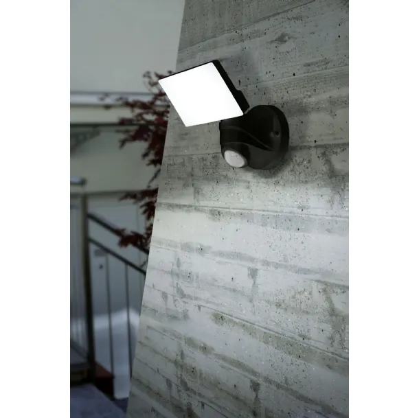 Lampada per esterni in policarbonato Pagino di Eglo