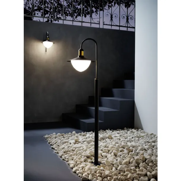 Lampada da esterni in metallo zincato e vetro opale Sirmione di Eglo