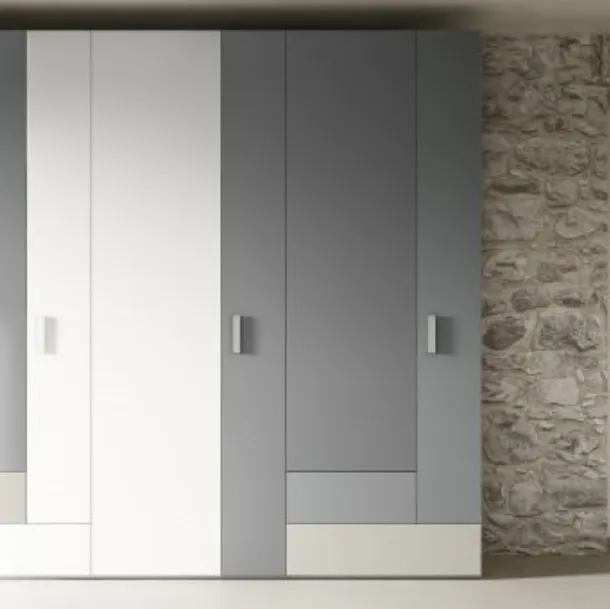 Armadio RD115 Plus con ante battenti di Marka Total Living