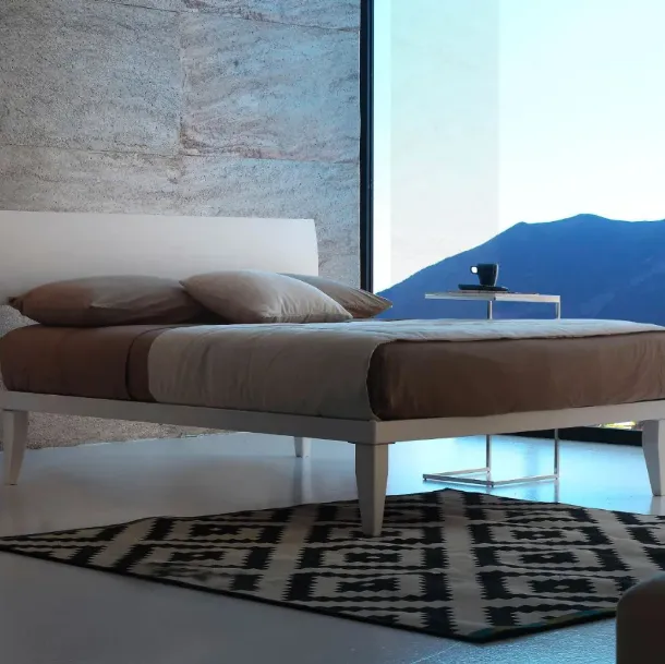 Letto matrimoniale in melaminico con testiera Niky Legno di Ergogreen