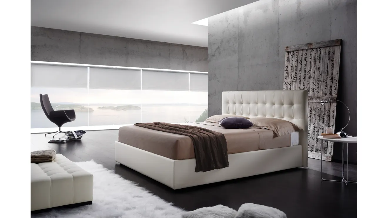 Letto in pelle dal design elegante Sirius di Fabbri Salotti