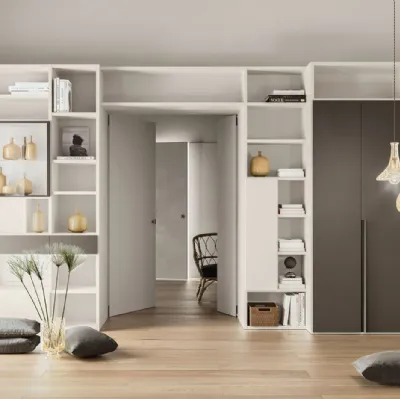Libreria a muro Composizione M09 in melaminico Perla e laccato opaco Bronzo di Marka Total Living