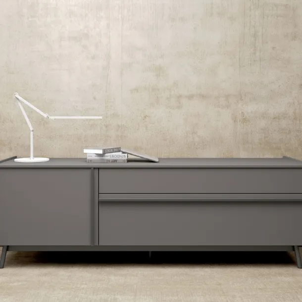 Madia dal design moderno e semplice in laccato opaco di Mab