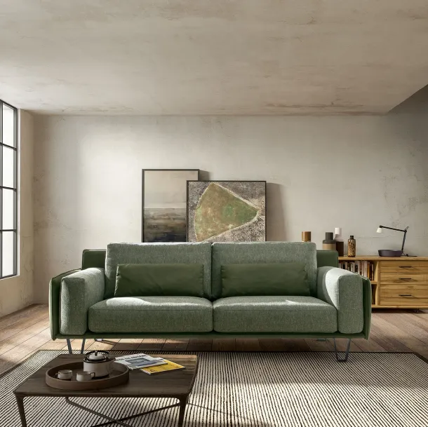 Divano lineare in tessuto Living Chic di Samoa