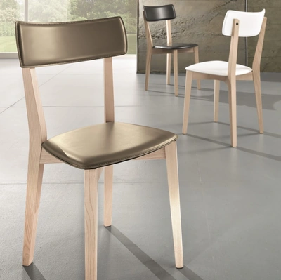 Sedia Ginger S132 in cuoio e legno di Friulsedie