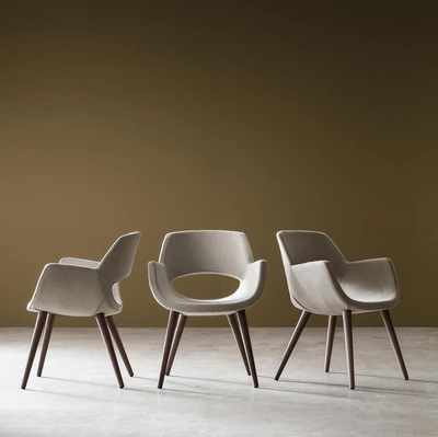 Sedia Logan in tessuto imbottito di Maronese