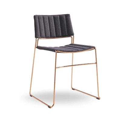 Sedia in tessuto Slim di Midj