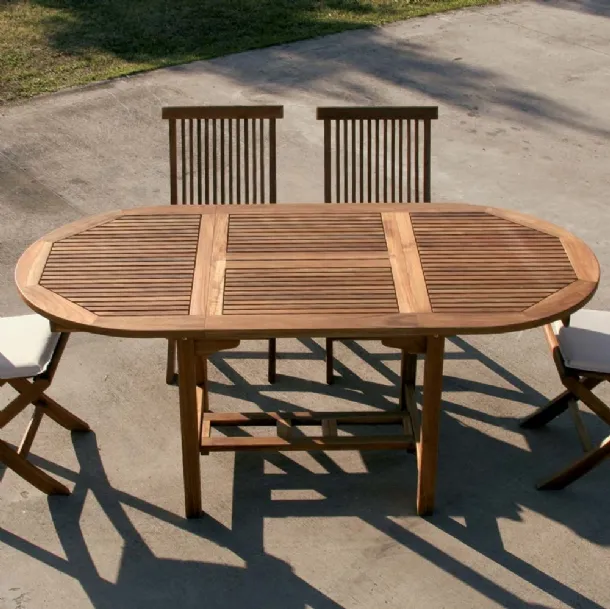 Tavolo allungabile Lipari in massello di teak indonesiano con finitura olio naturale di La Seggiola