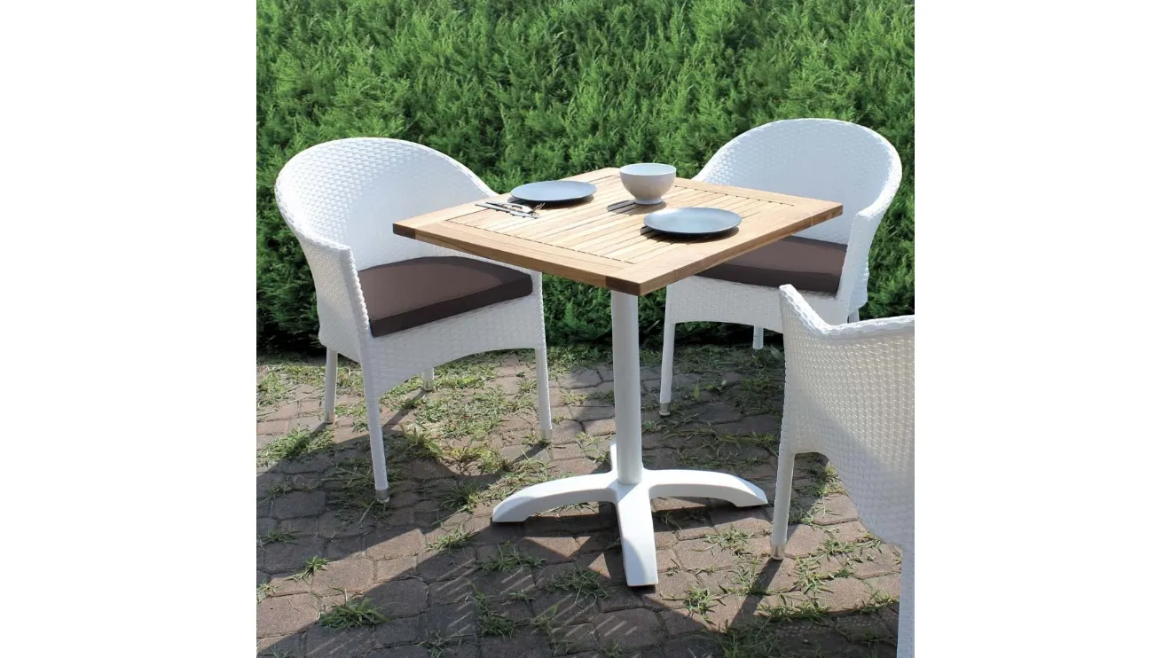 Poltroncina da giardino Greenfield con struttura in alluminio rivestita in fibra di polipropilene intrecciata a mano di La Seggiola